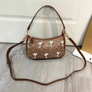 NWT Coach X Peanuts Teri Shoulder Bag In Signature Canvas With Snoopy Print